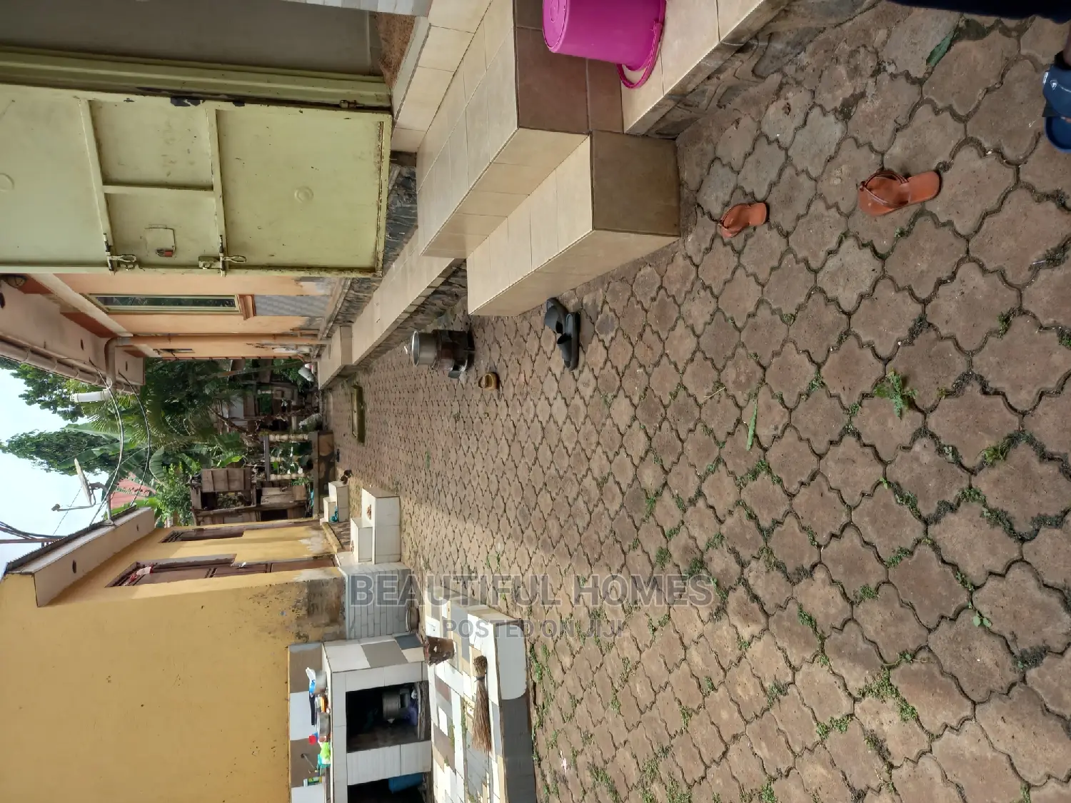 Furnished 4bdrm Bungalow in Kira for Sale