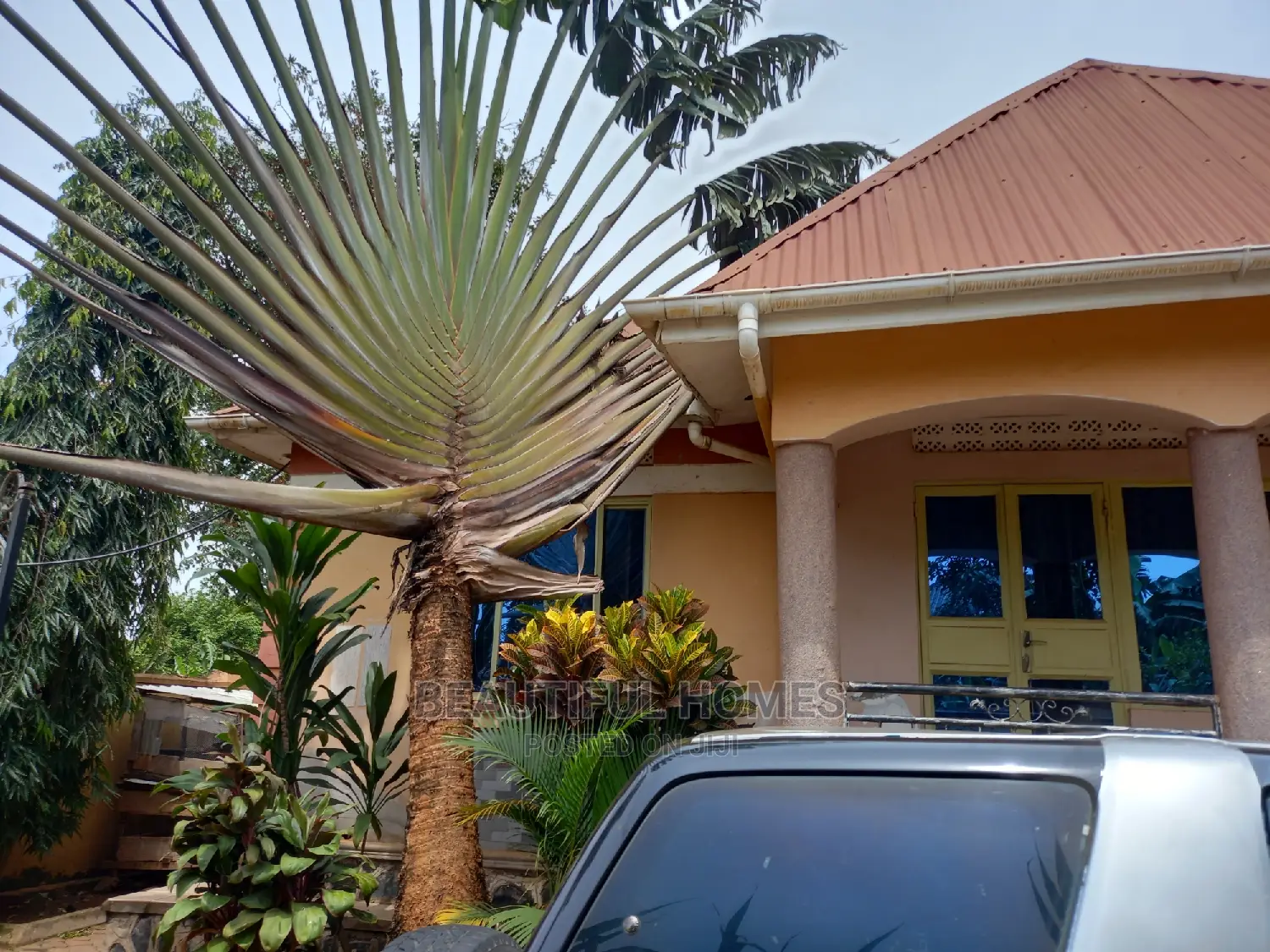 Furnished 4bdrm Bungalow in Kira for Sale