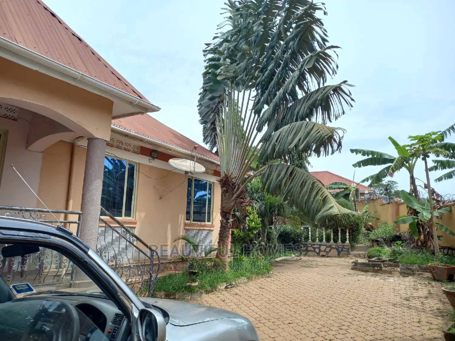 Furnished 4bdrm Bungalow in Kira for Sale