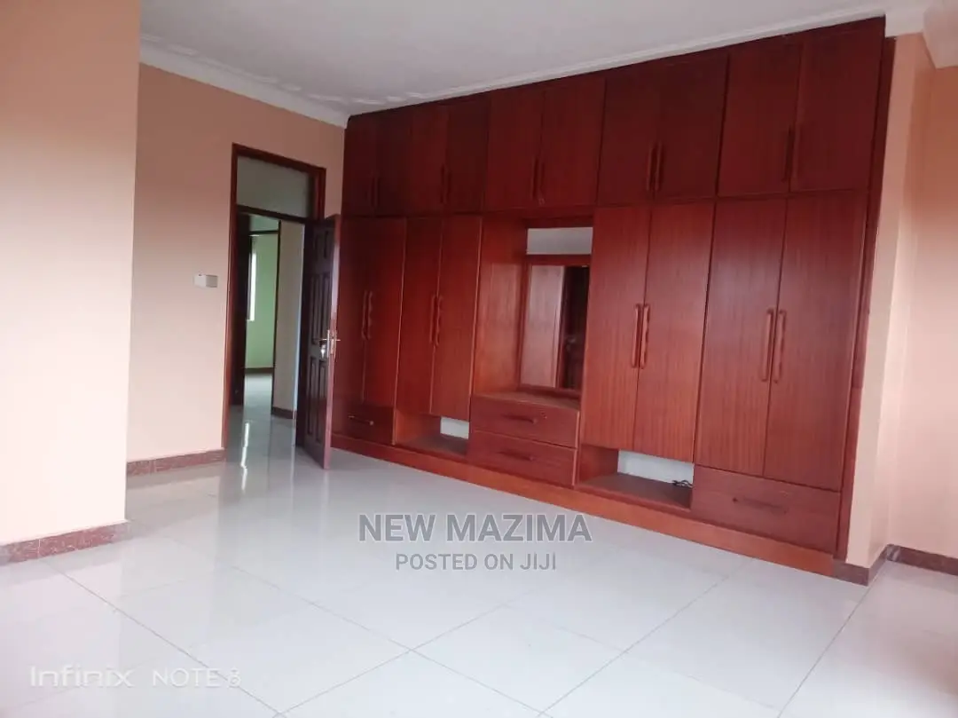 3bdrm Block of Flats in Makindye Heights, Division a for Rent