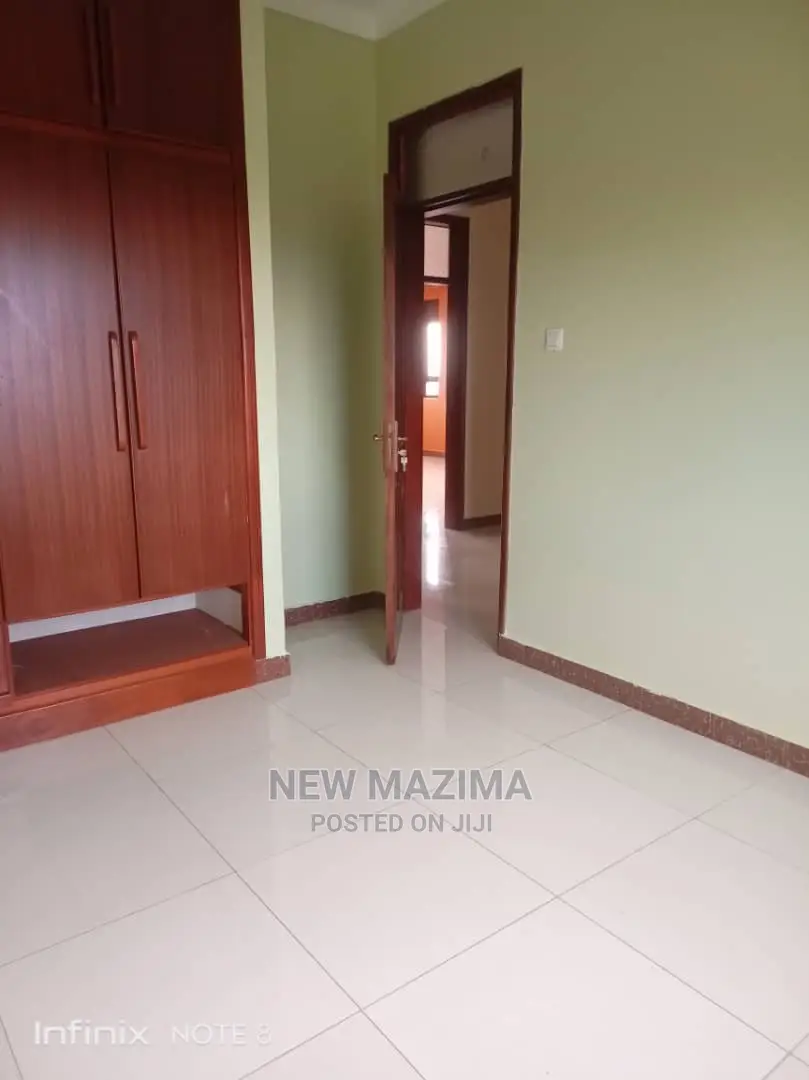 3bdrm Block of Flats in Makindye Heights, Division a for Rent