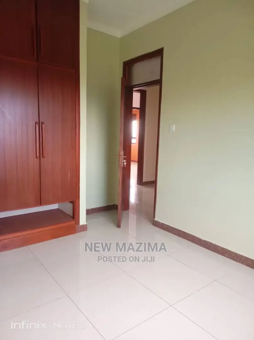 3bdrm Block of Flats in Makindye Heights, Division a for Rent