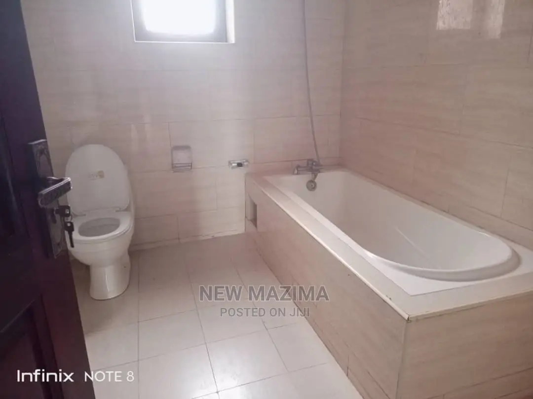3bdrm Block of Flats in Makindye Heights, Division a for Rent
