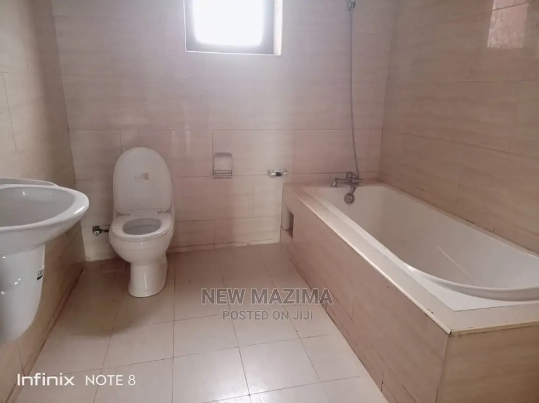 3bdrm Block of Flats in Makindye Heights, Division a for Rent