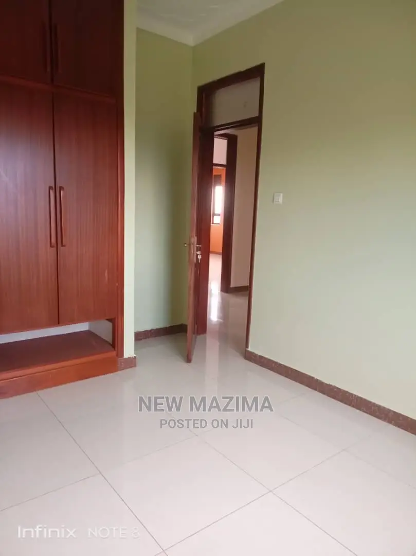 3bdrm Block of Flats in Makindye Heights, Division a for Rent