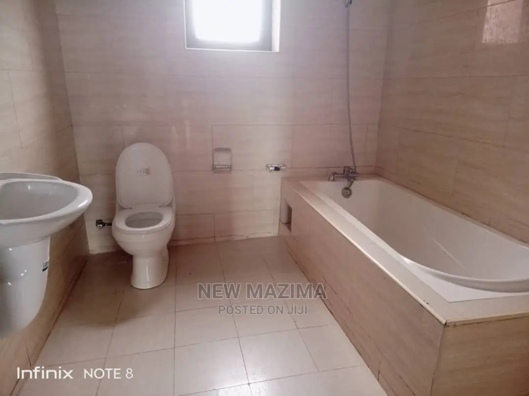 3bdrm Block of Flats in Makindye Heights, Division a for Rent