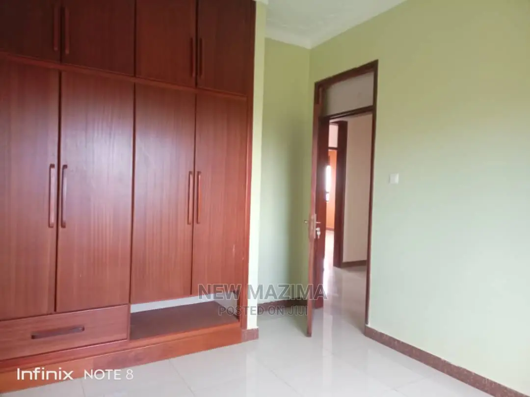 3bdrm Block of Flats in Makindye Heights, Division a for Rent