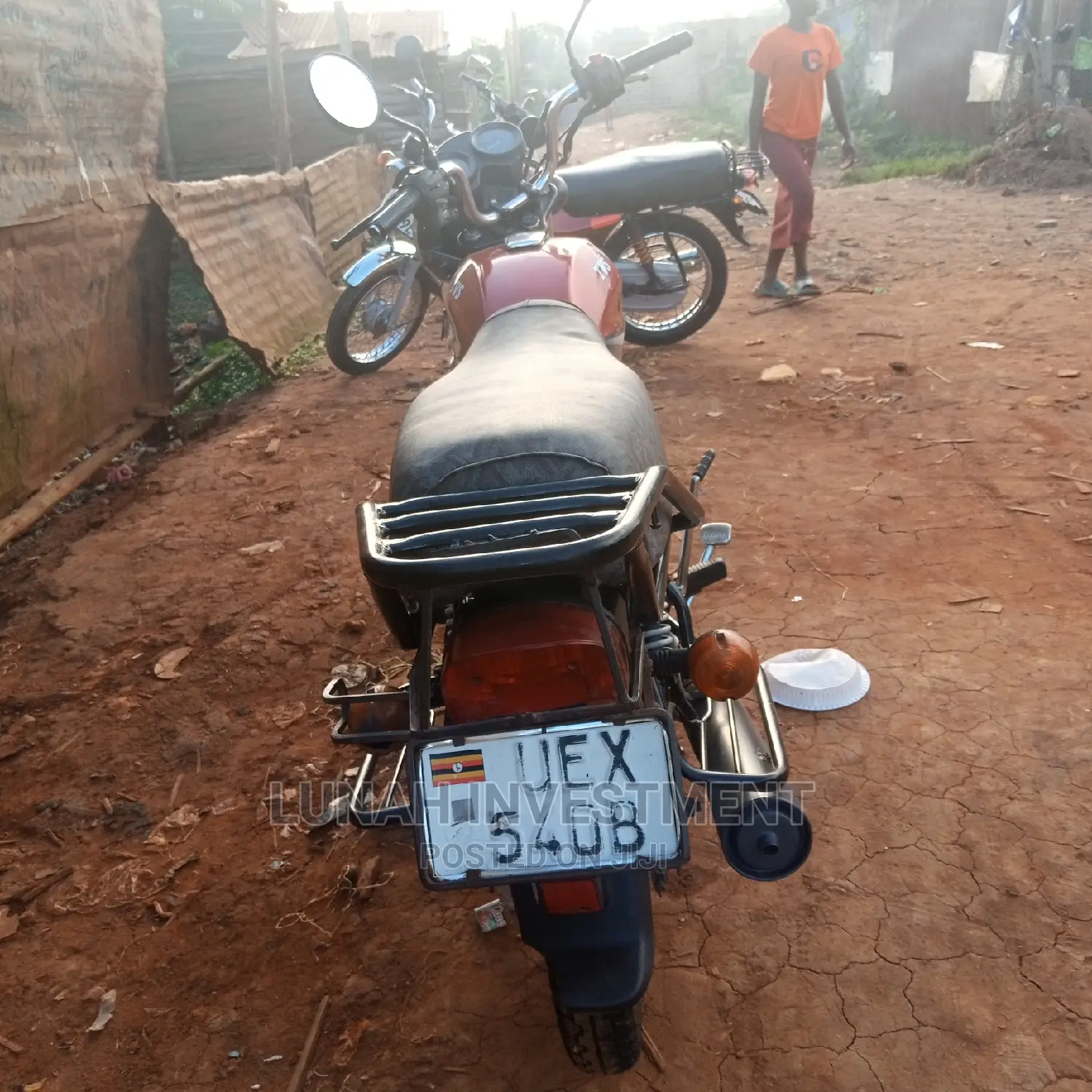 TVS HLX 125 2020 Red