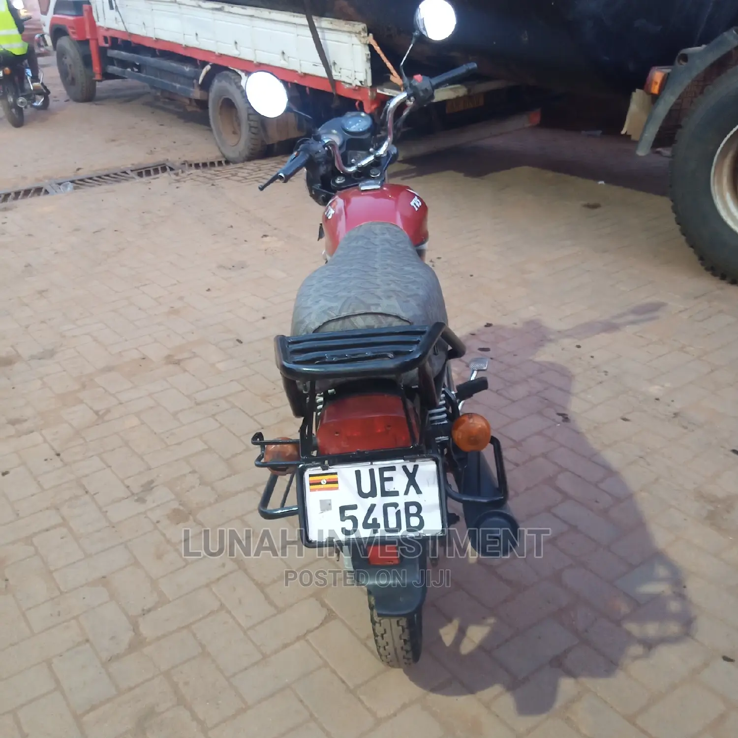 TVS HLX 125 2021 Silver
