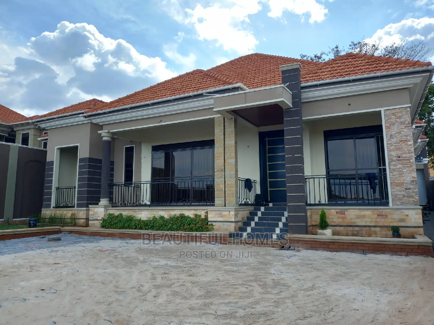 Furnished 4bdrm Bungalow in Kira for Sale