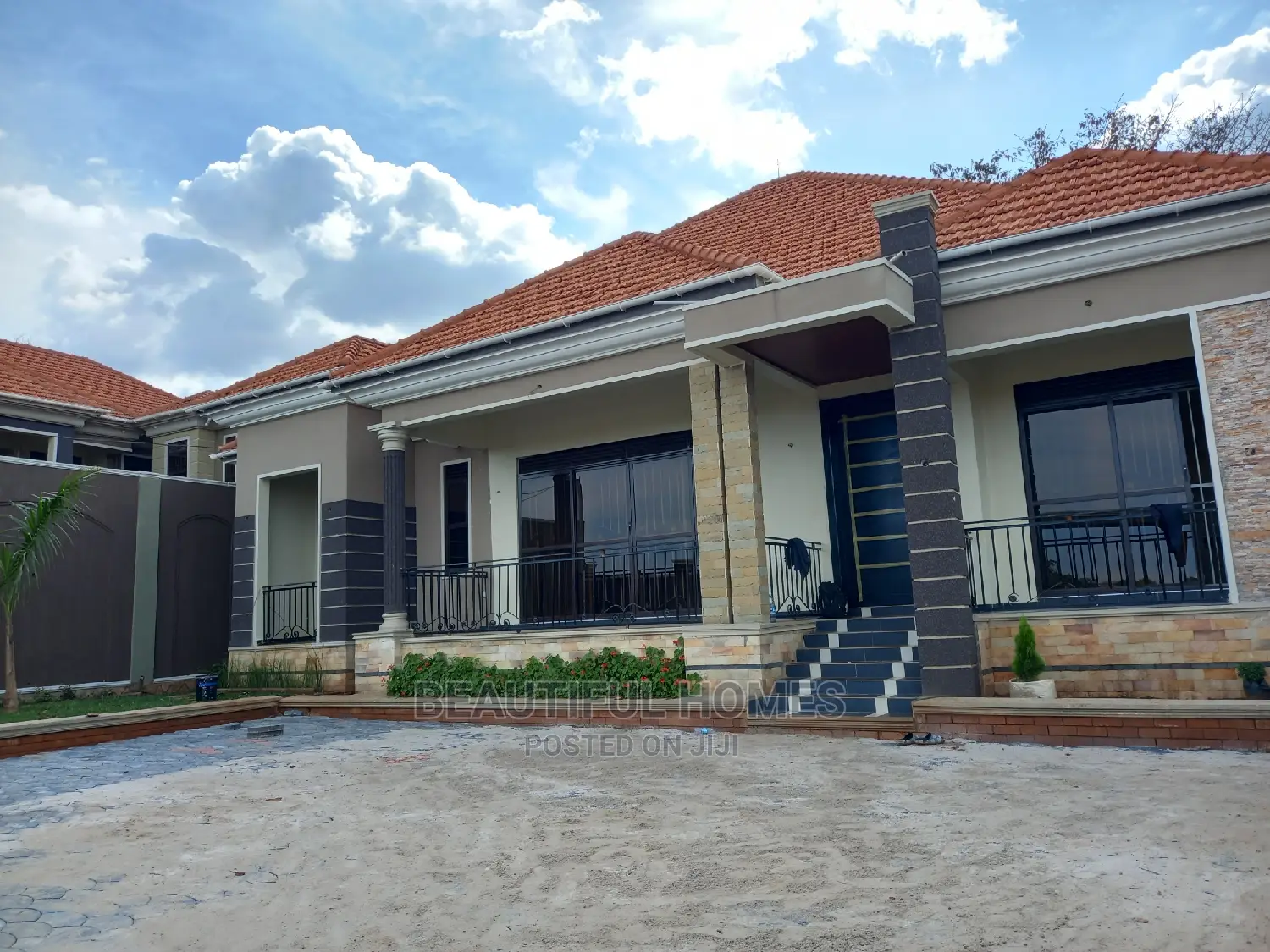 Furnished 4bdrm Bungalow in Kira for Sale