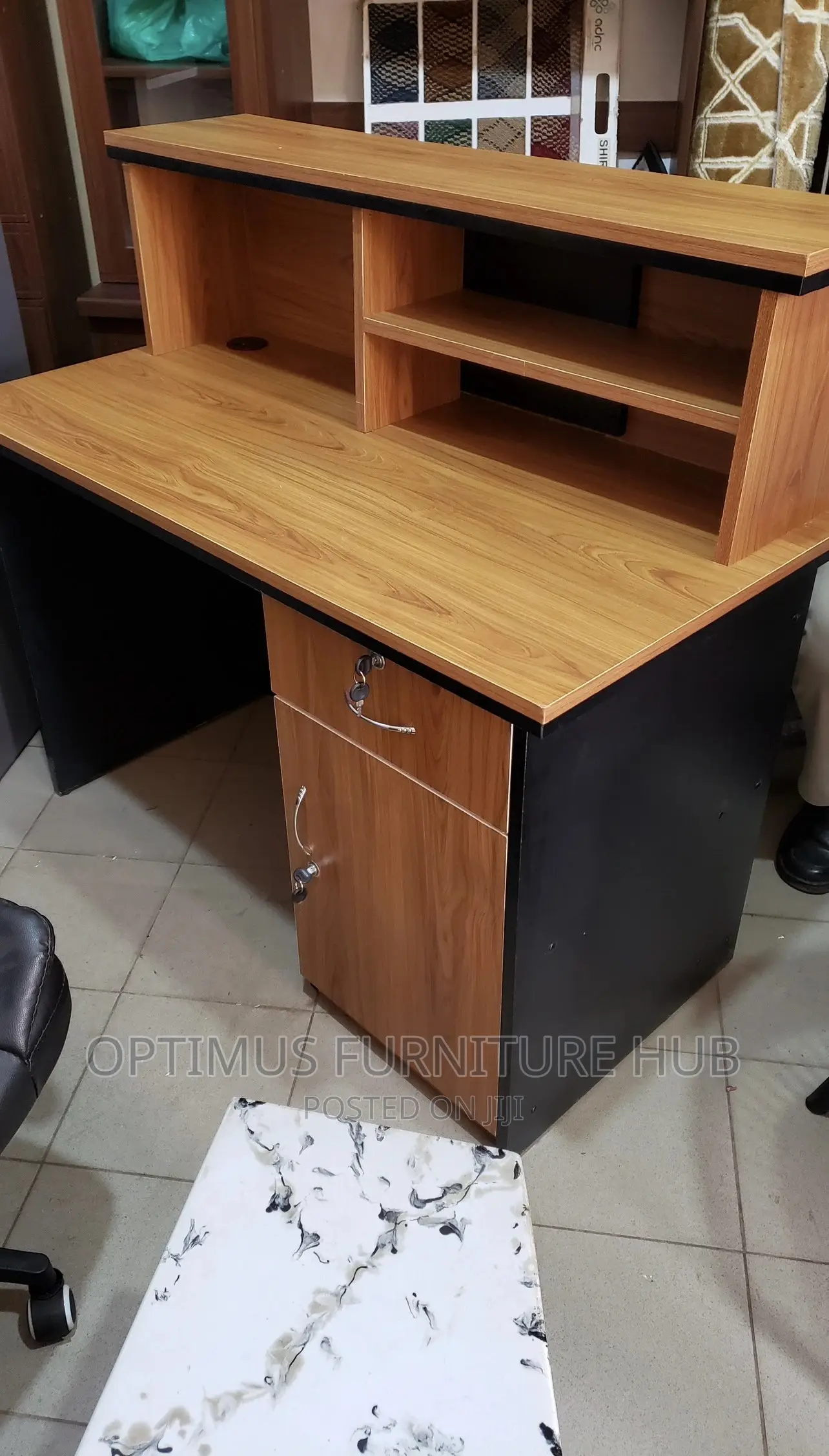 Reception Desk (Yellow Oak)