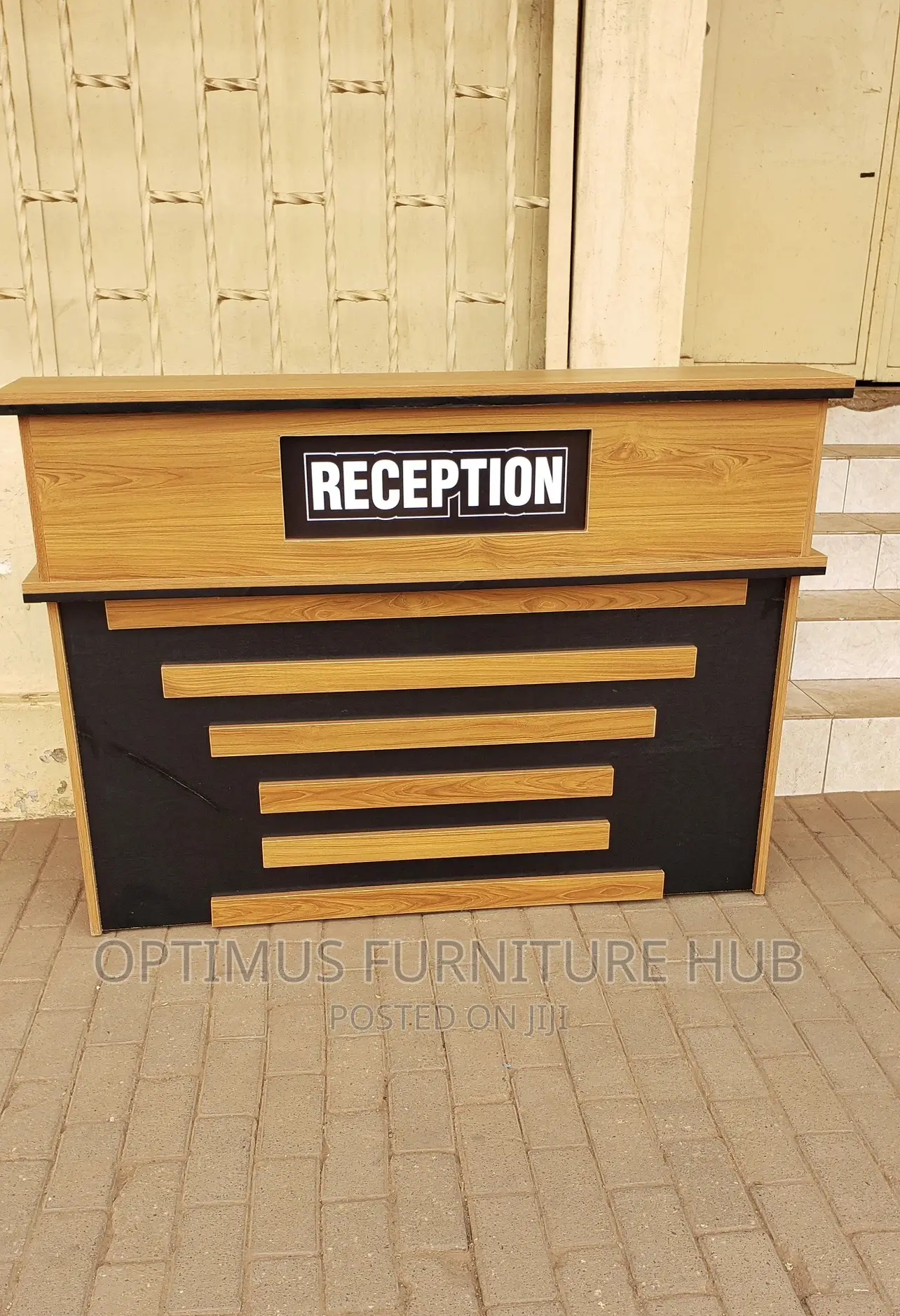 Reception Desk (Yellow Oak)