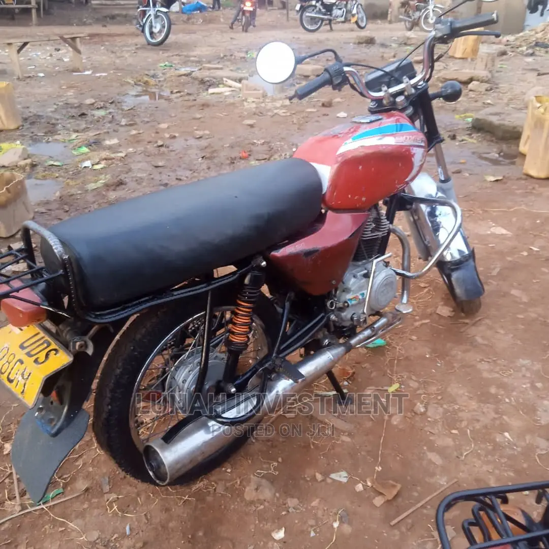 Bajaj Boxer 100 2018 Red
