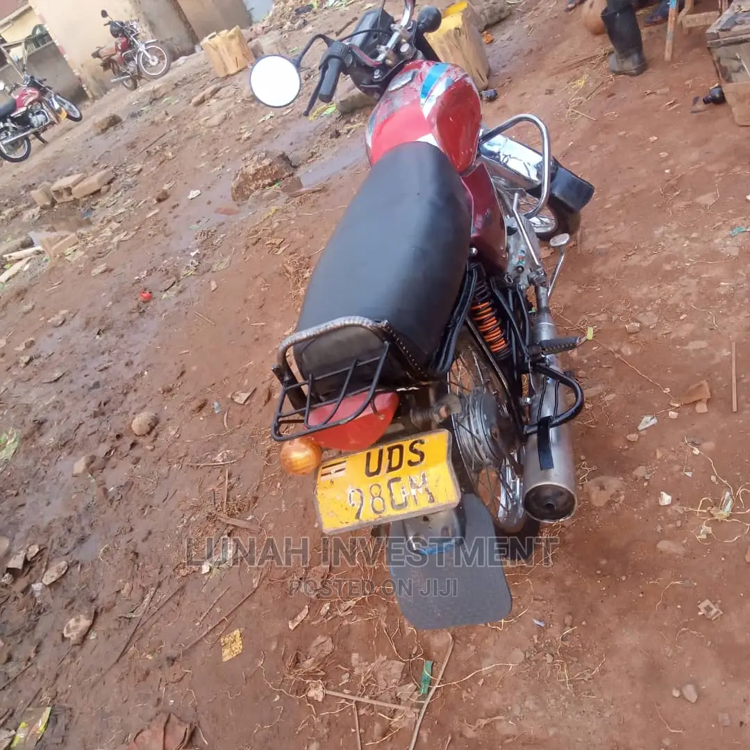 Bajaj Boxer 100 2018 Red
