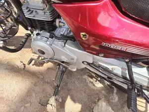 Honda RC51 2021 Red