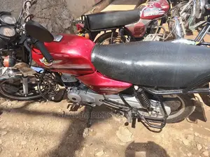 Bajaj Boxer 125 2022 Red