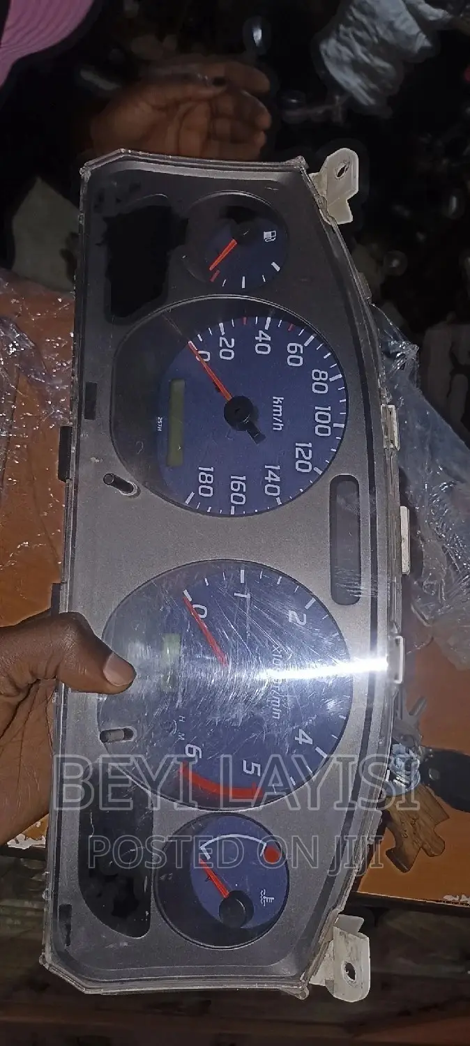 Speedometer Nissan Hardbody