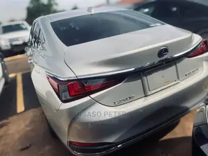 Lexus ES 2020 Silver