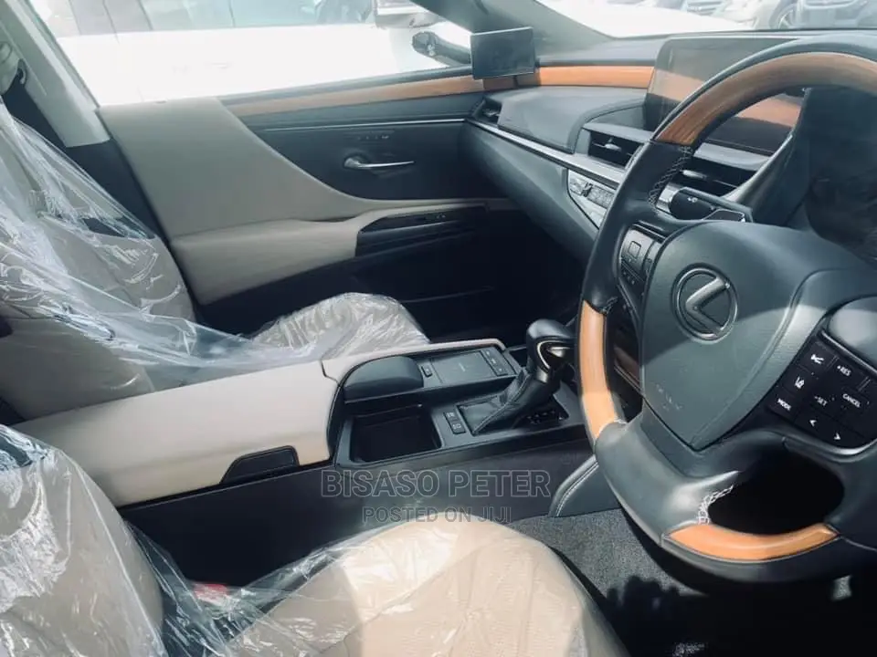 Lexus ES 2020 Silver