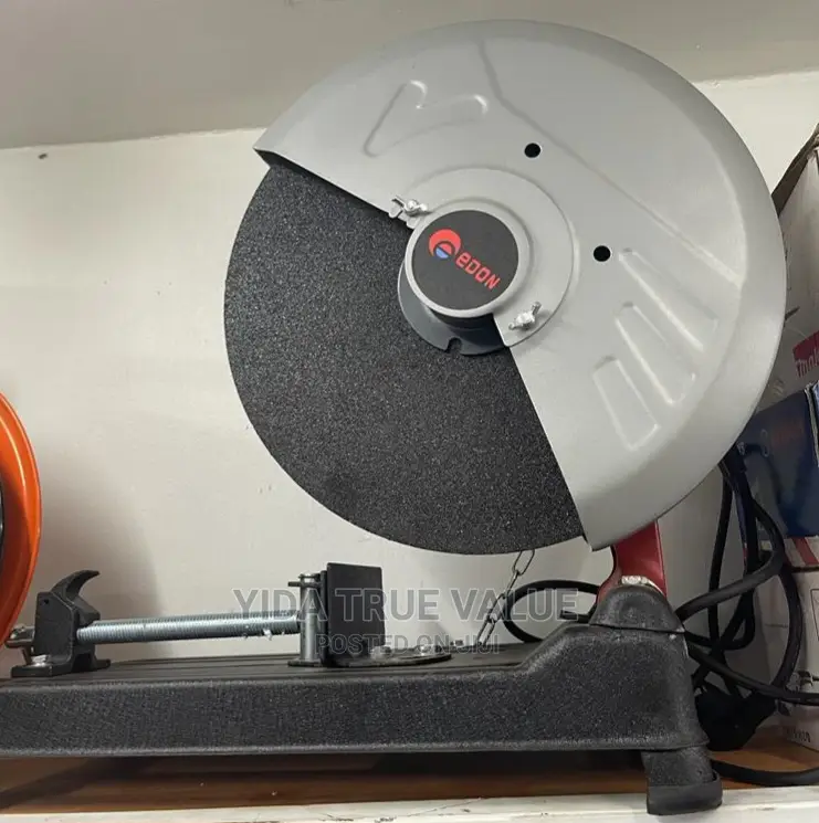 Cut Oof Machine With Blade
