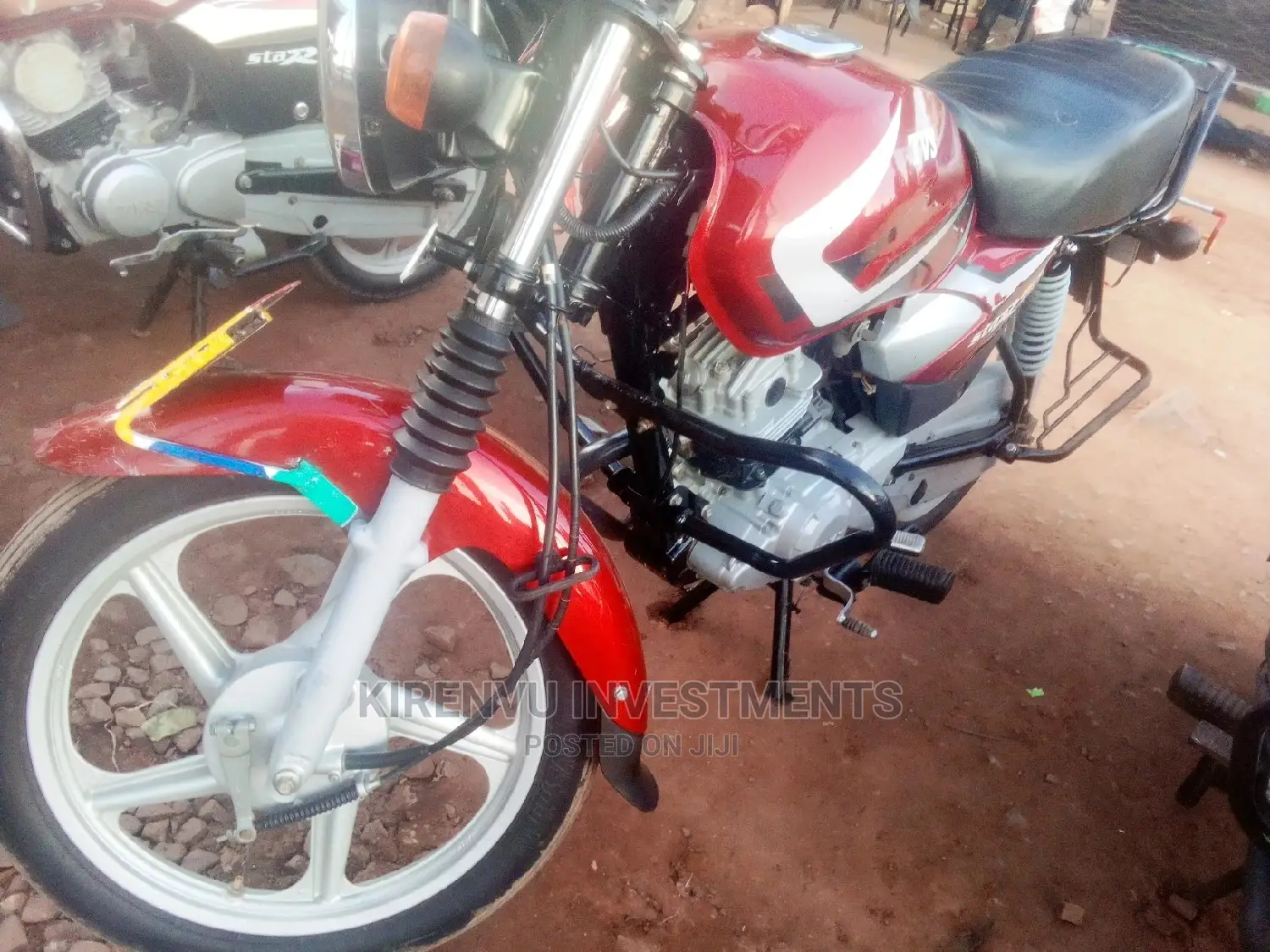 TVS HLX 125 2021 Red