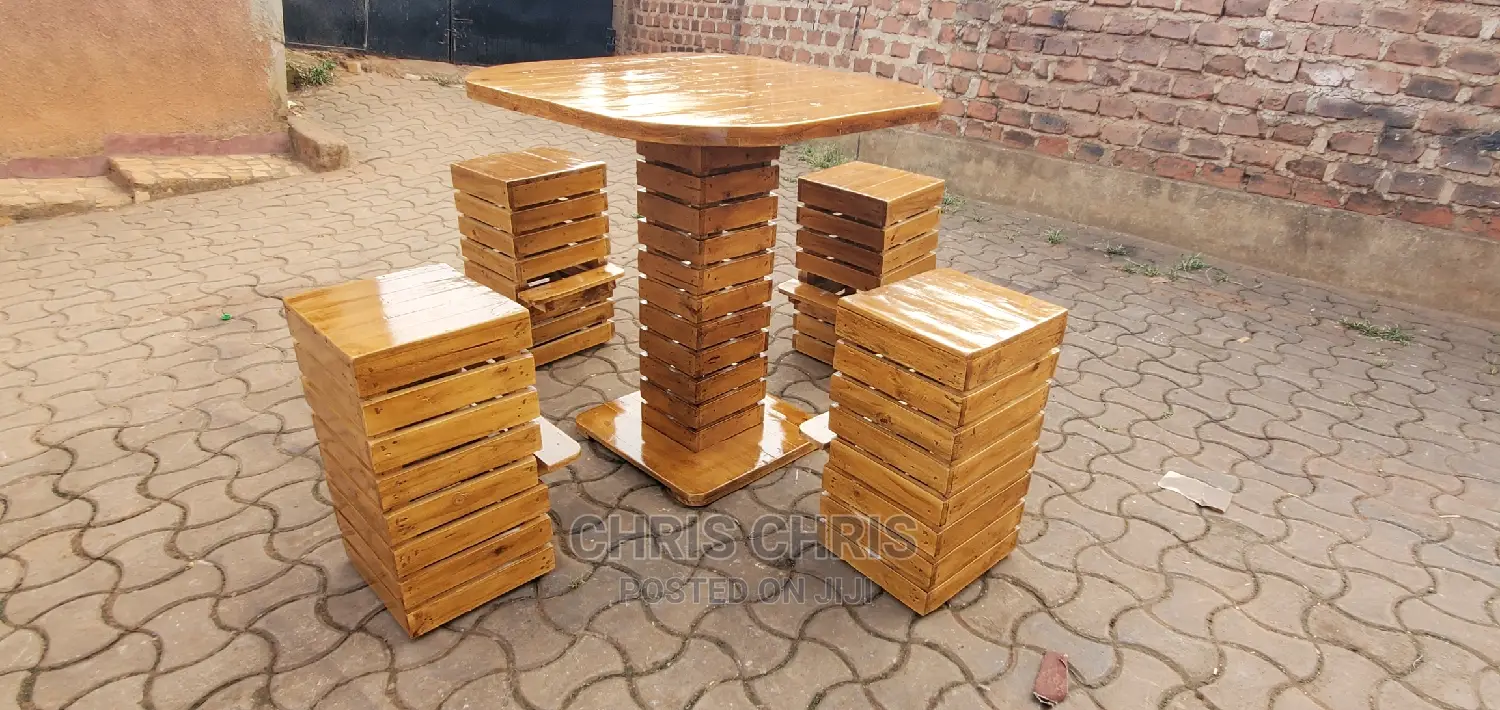 Pallet Bar Stools and Round Table