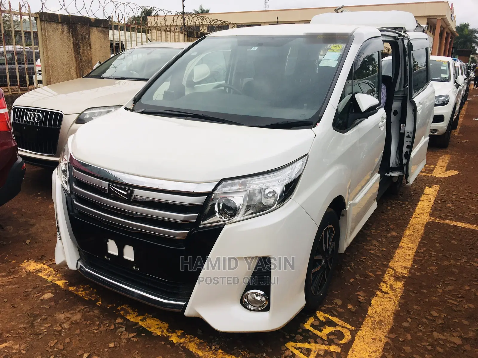 Toyota Noah 2015 White