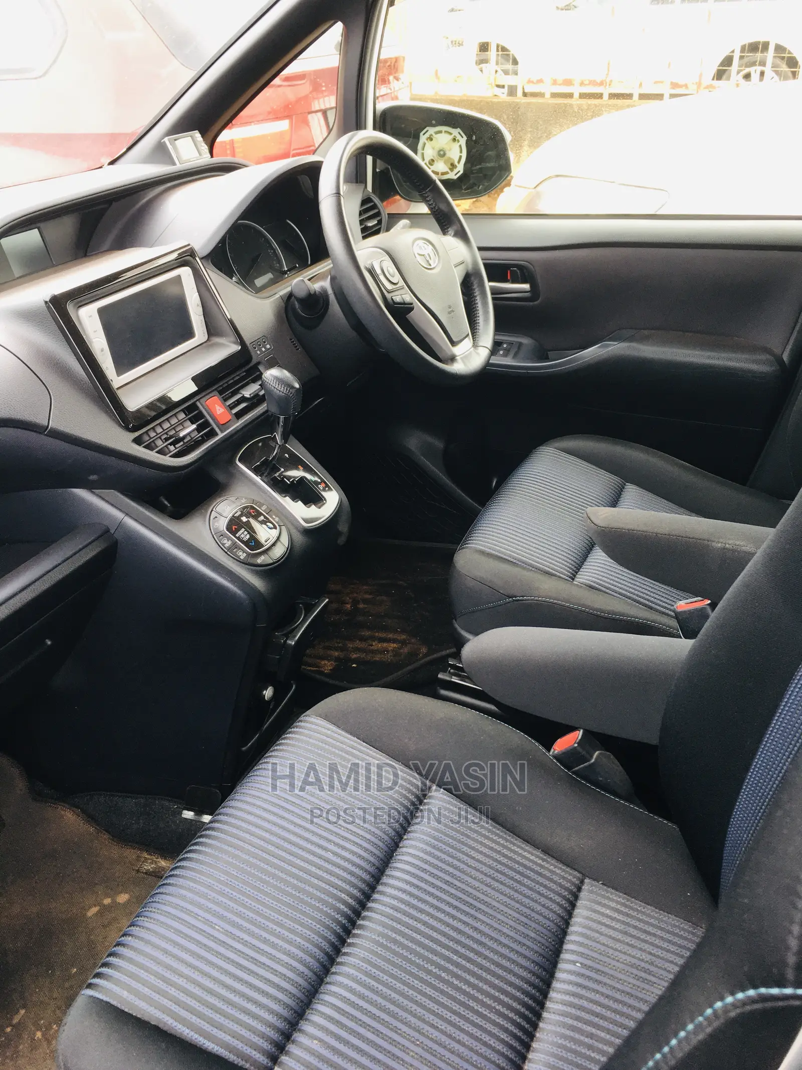 Toyota Noah 2015 White