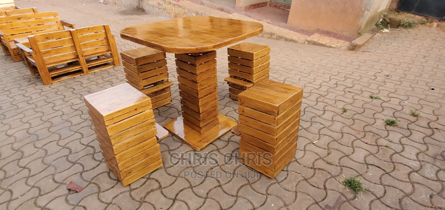 Pallet Bar Stools and Round Table