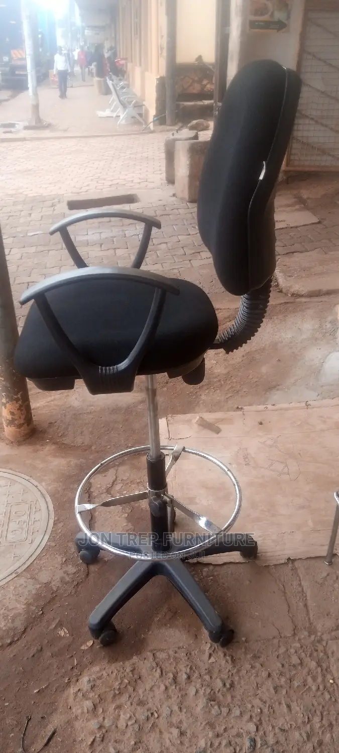 Teller Chair
