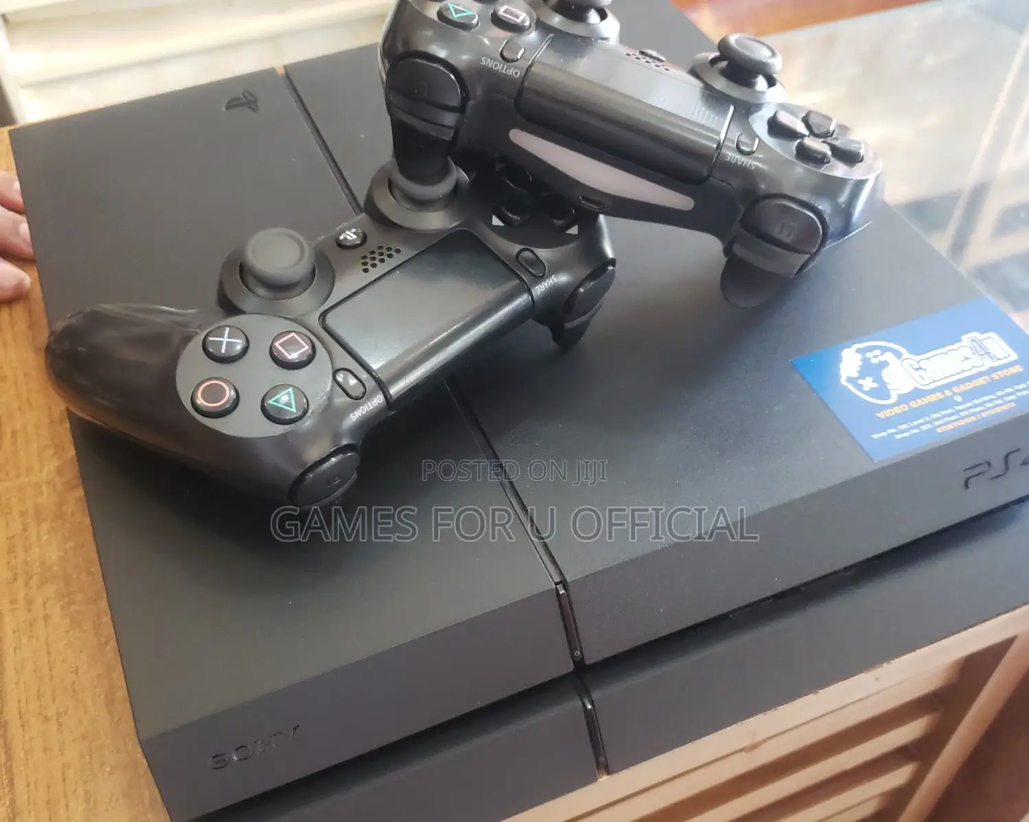 Ps4 Standard Console Two Padz