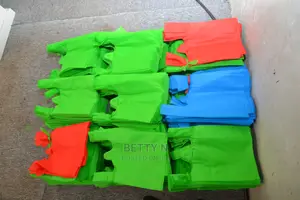 Non Woven Shopping Bags Fo Sale in Cartons and Kgs.