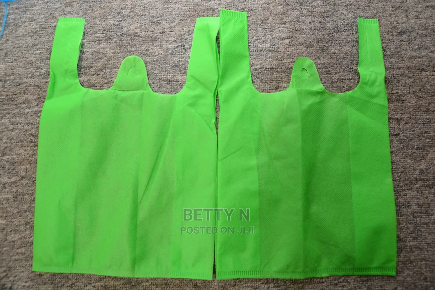 Non Woven Shopping Bags Fo Sale in Cartons and Kgs.