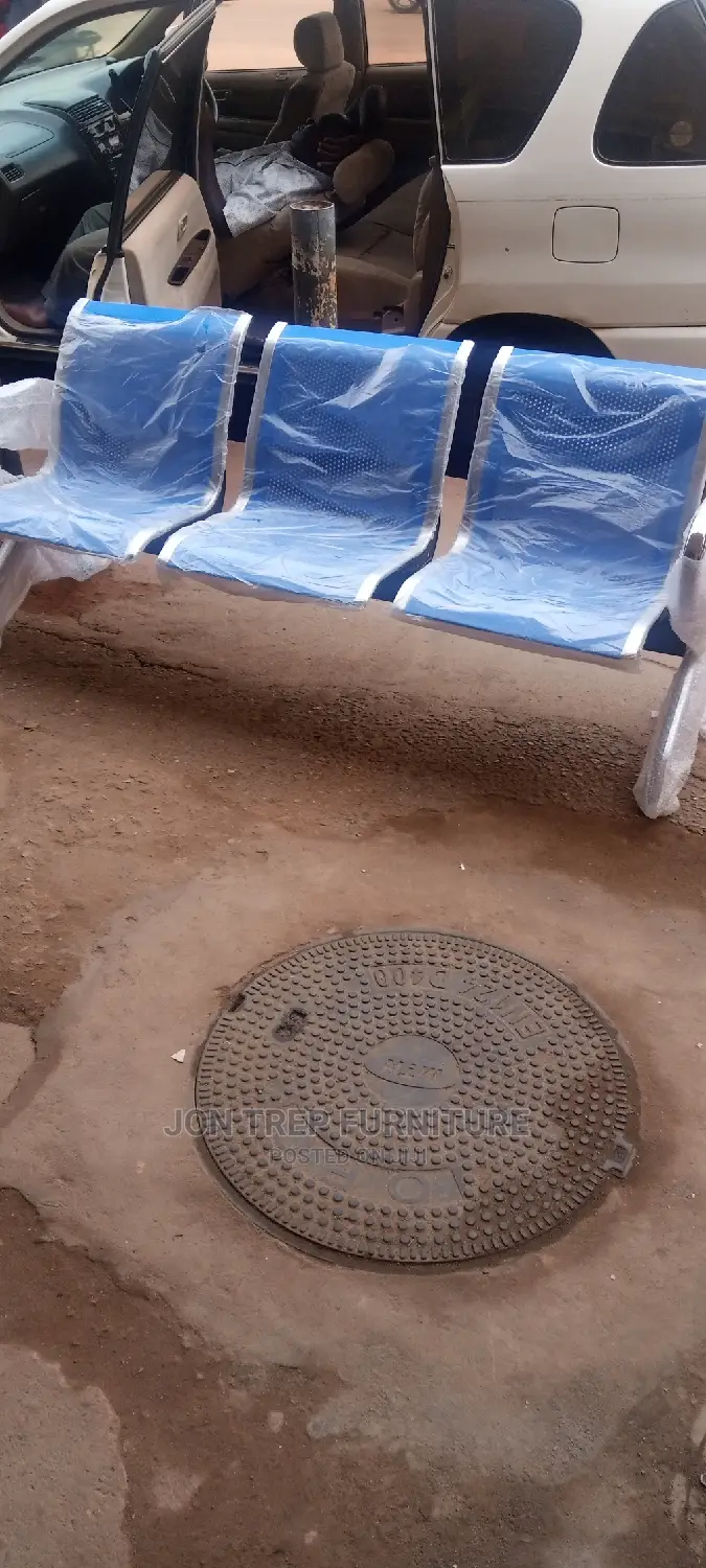 Waiting Chair 3seater Blue