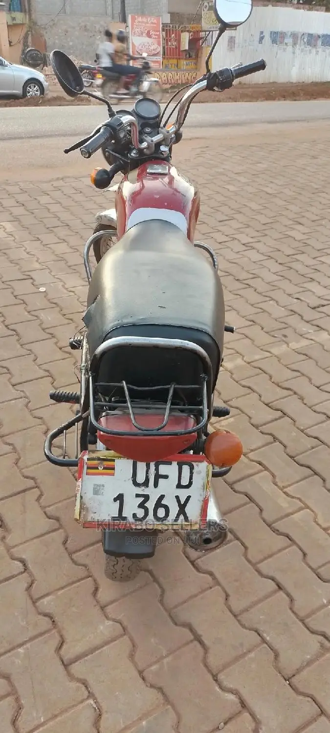 New Bajaj Boxer 2022 Purple