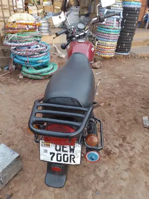 TVS HLX 125 2019 Red