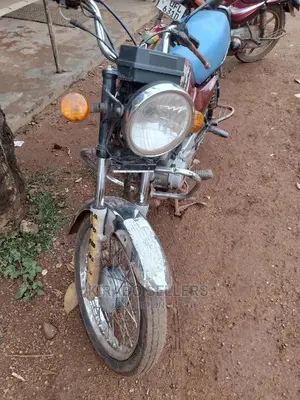 Bajaj Boxer 2018 Red