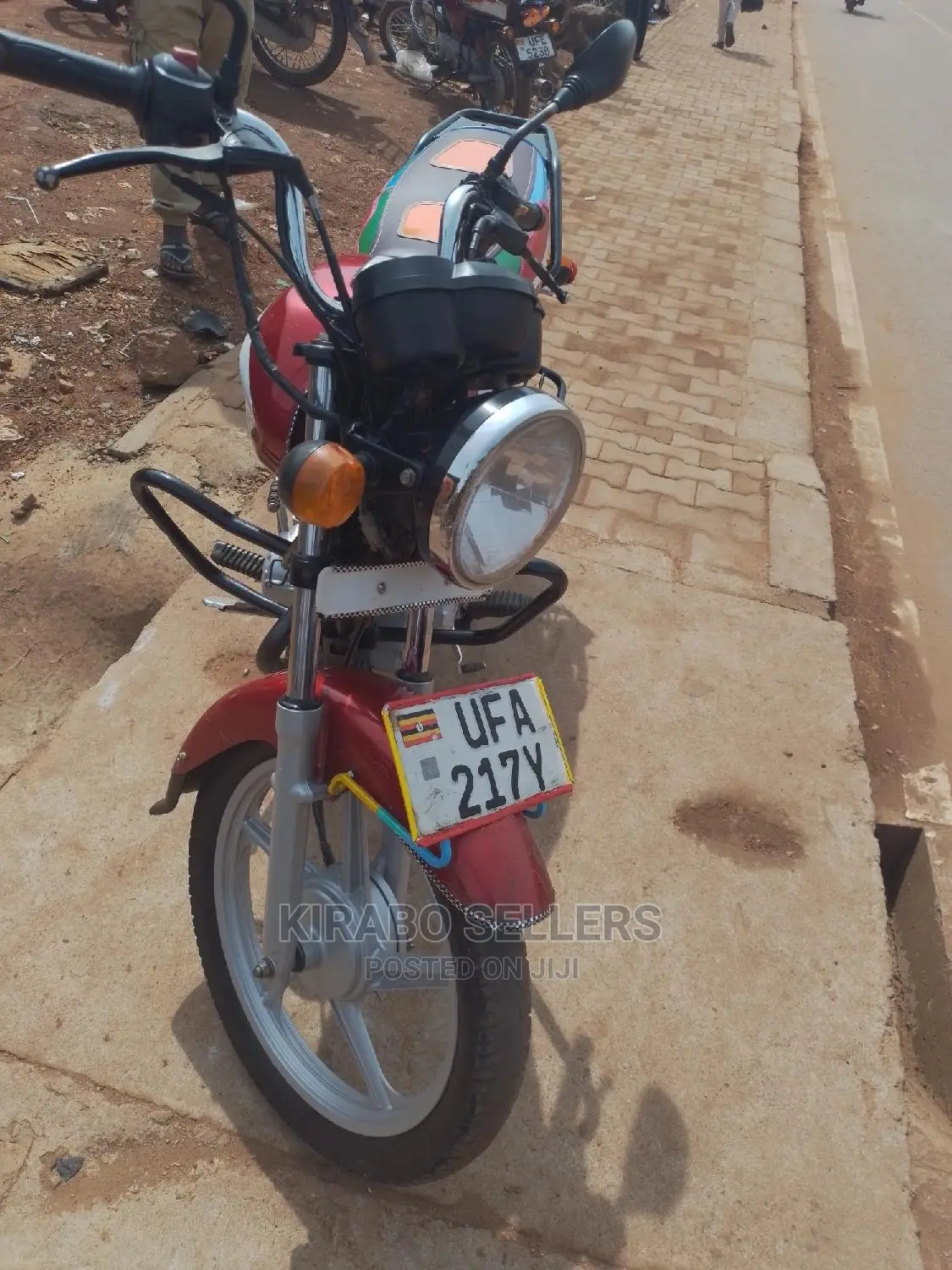 TVS HLX 125 2021 Red