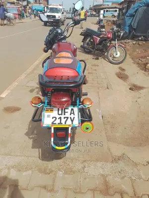 TVS HLX 125 2021 Red