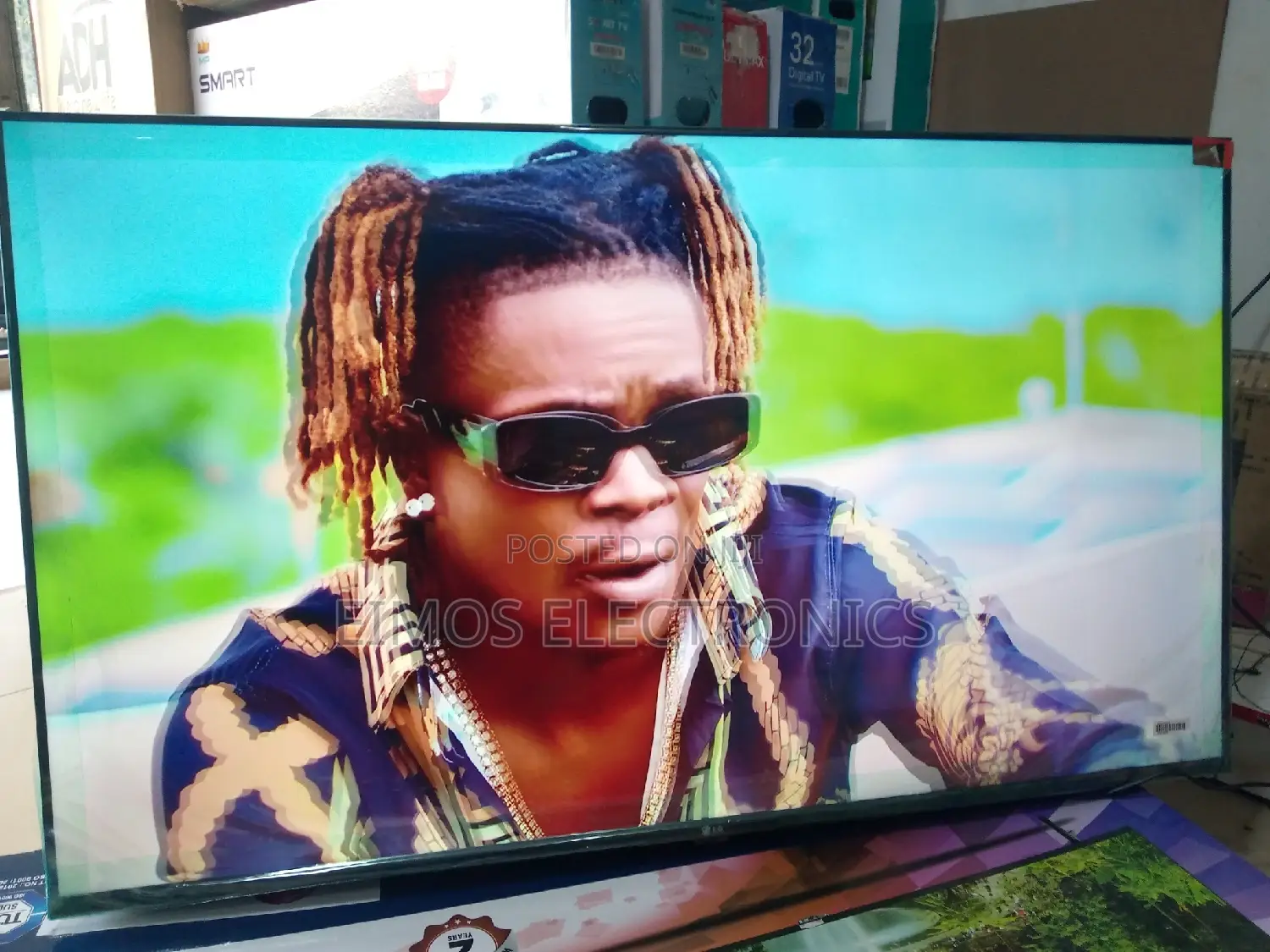 60 Inches LG SMART TV