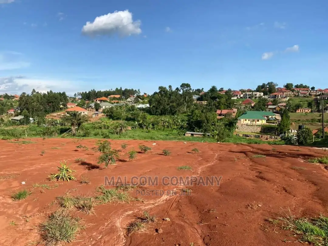 Plot in Lungala Masaka Riad