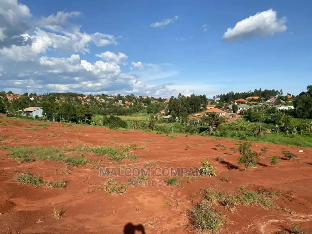 Plot in Lungala Masaka Riad
