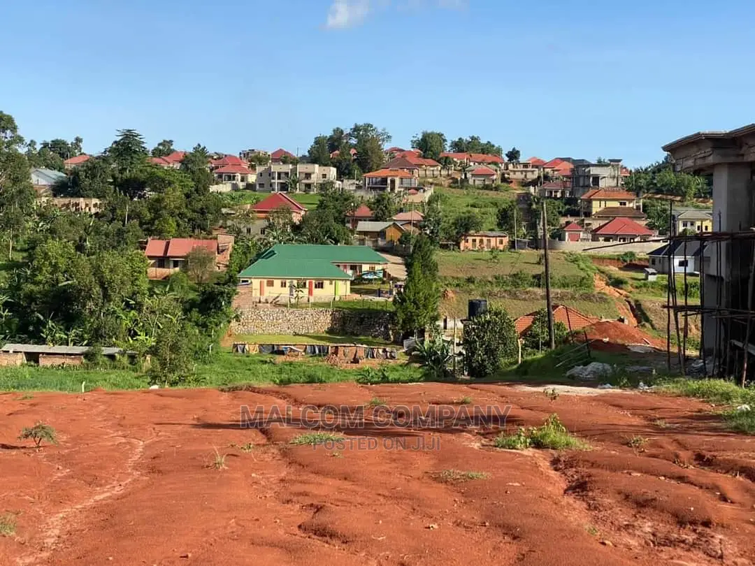 Plot in Lungala Masaka Riad