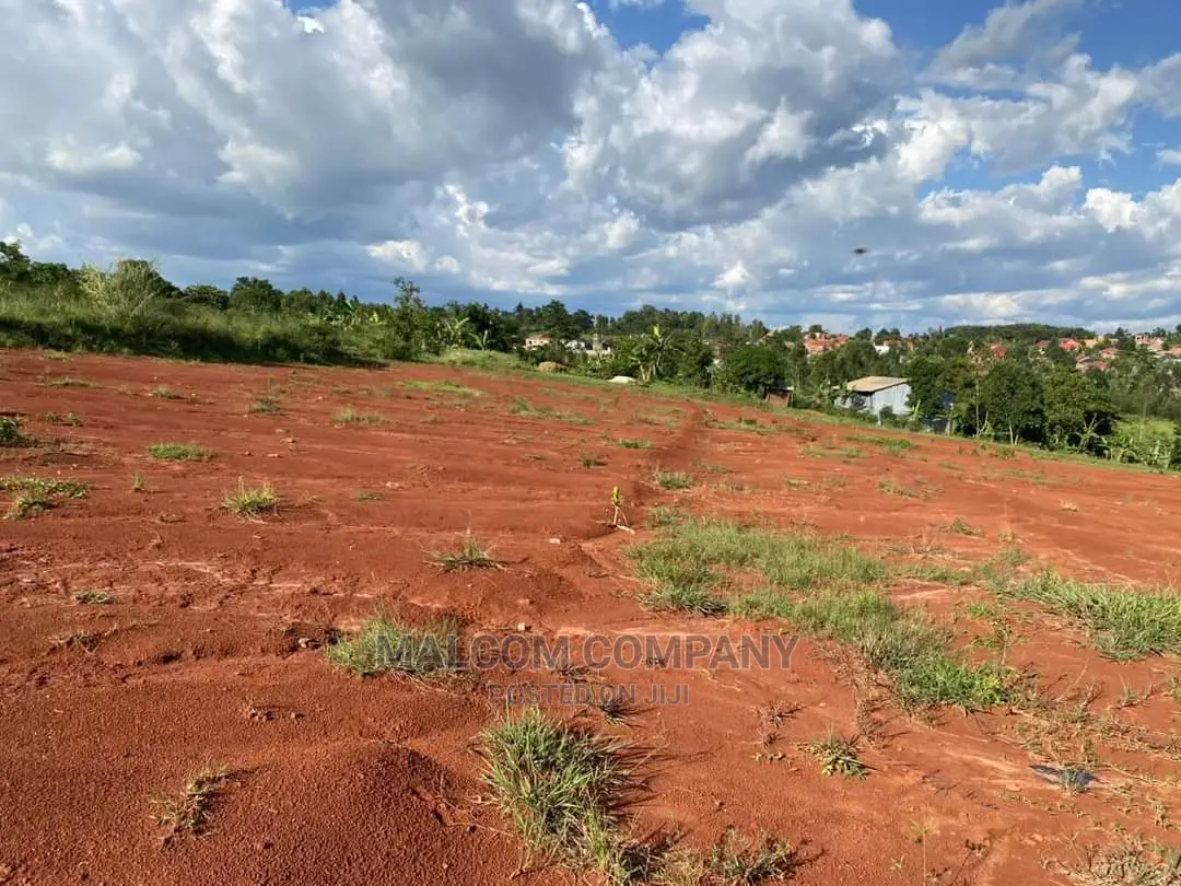 Plot in Lungala Masaka Riad