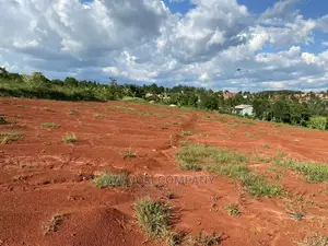 Plot in Lungala Masaka Riad