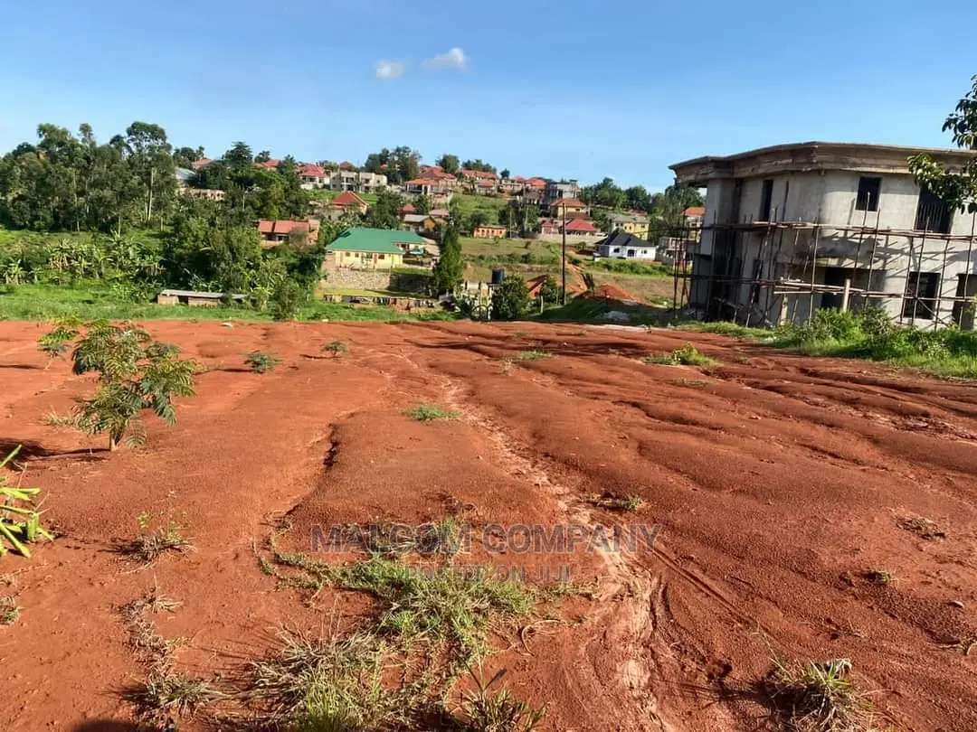 Plot in Lungala Masaka Riad