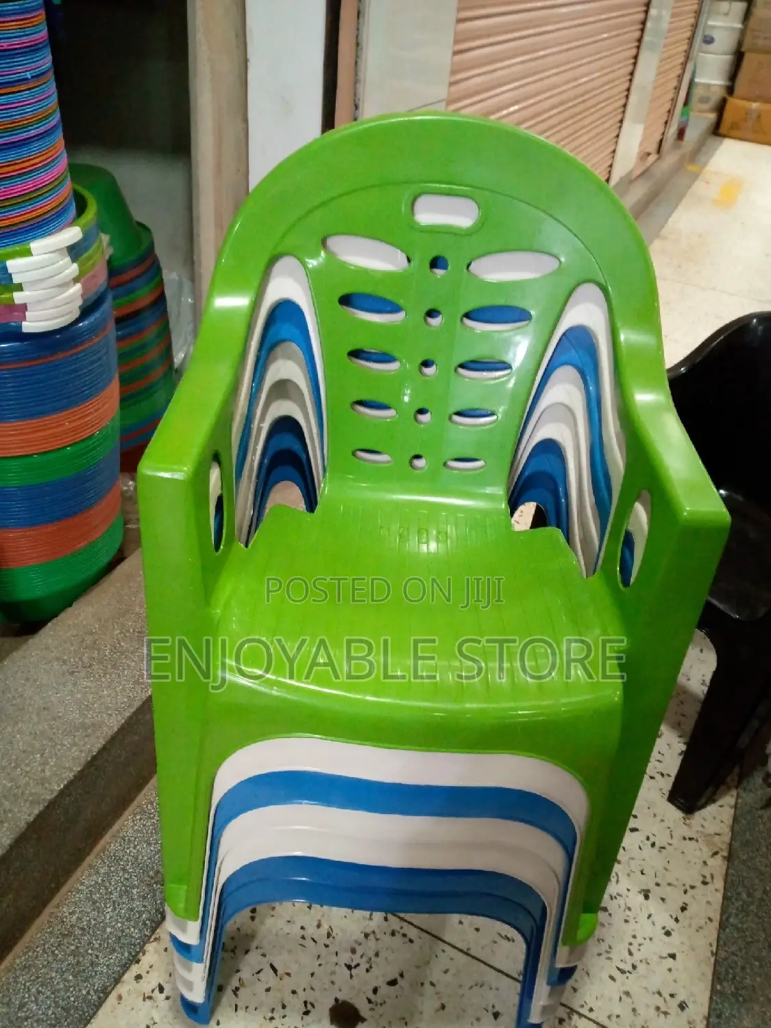 Plastic Chairs(Armrests)