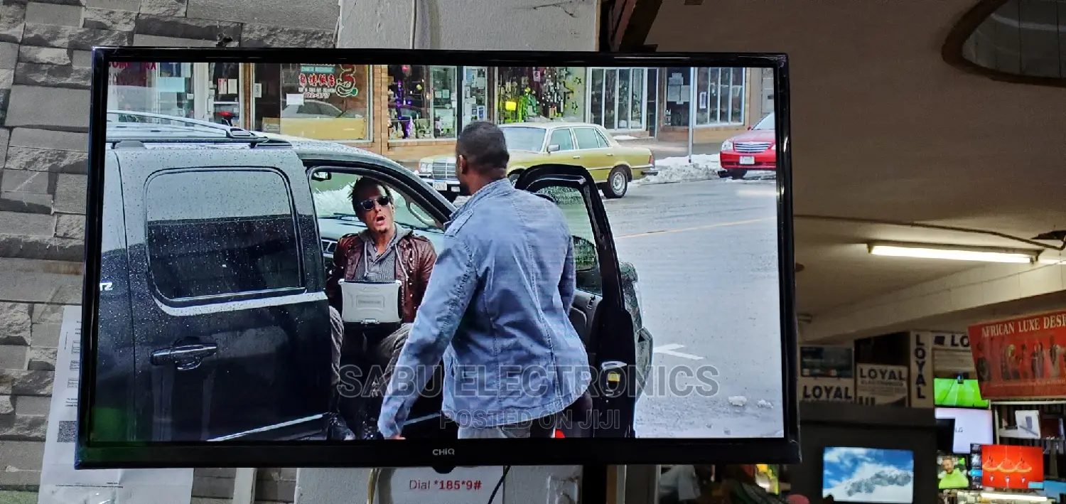Chiq 32 Inch Digital TV + Free Wall Mount