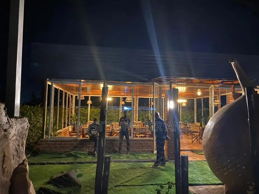 Fabrication Bar Designer and Houses